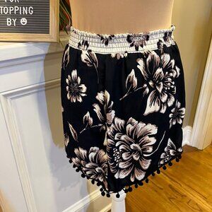 Band of Gypsies Skirt Size Small Mini with Pom Pom Hem Floral Pattern Black